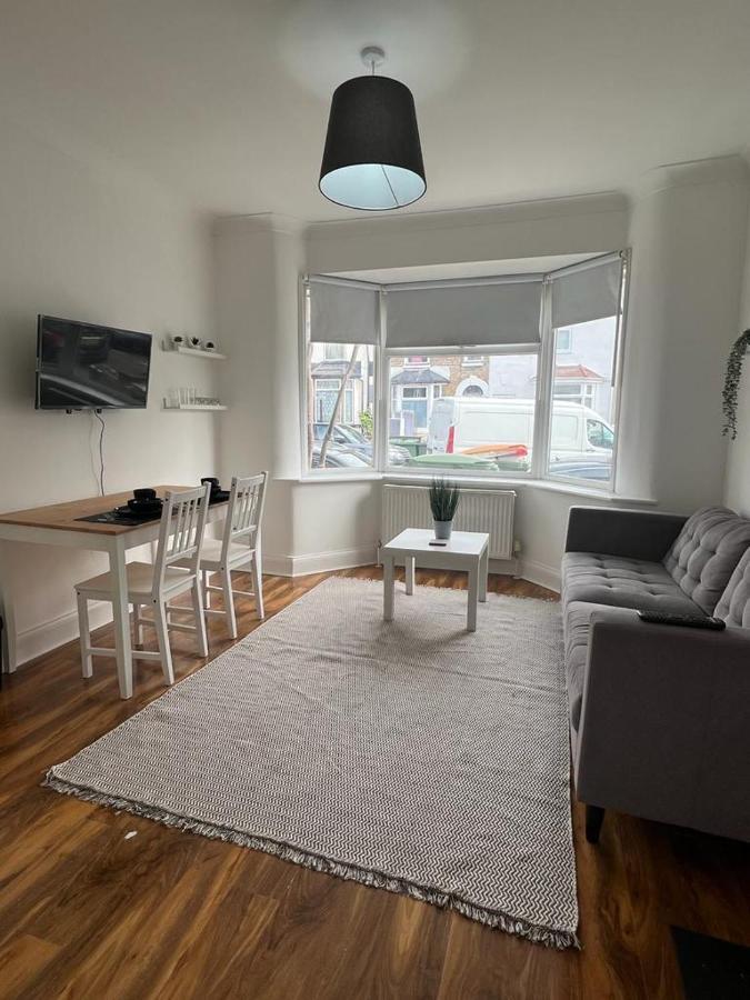 ホテル 93 West Road ロンドン エクステリア 写真